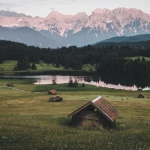 Адаптивная механика слота Bigger Barn House Bonanza игровой интерфейс